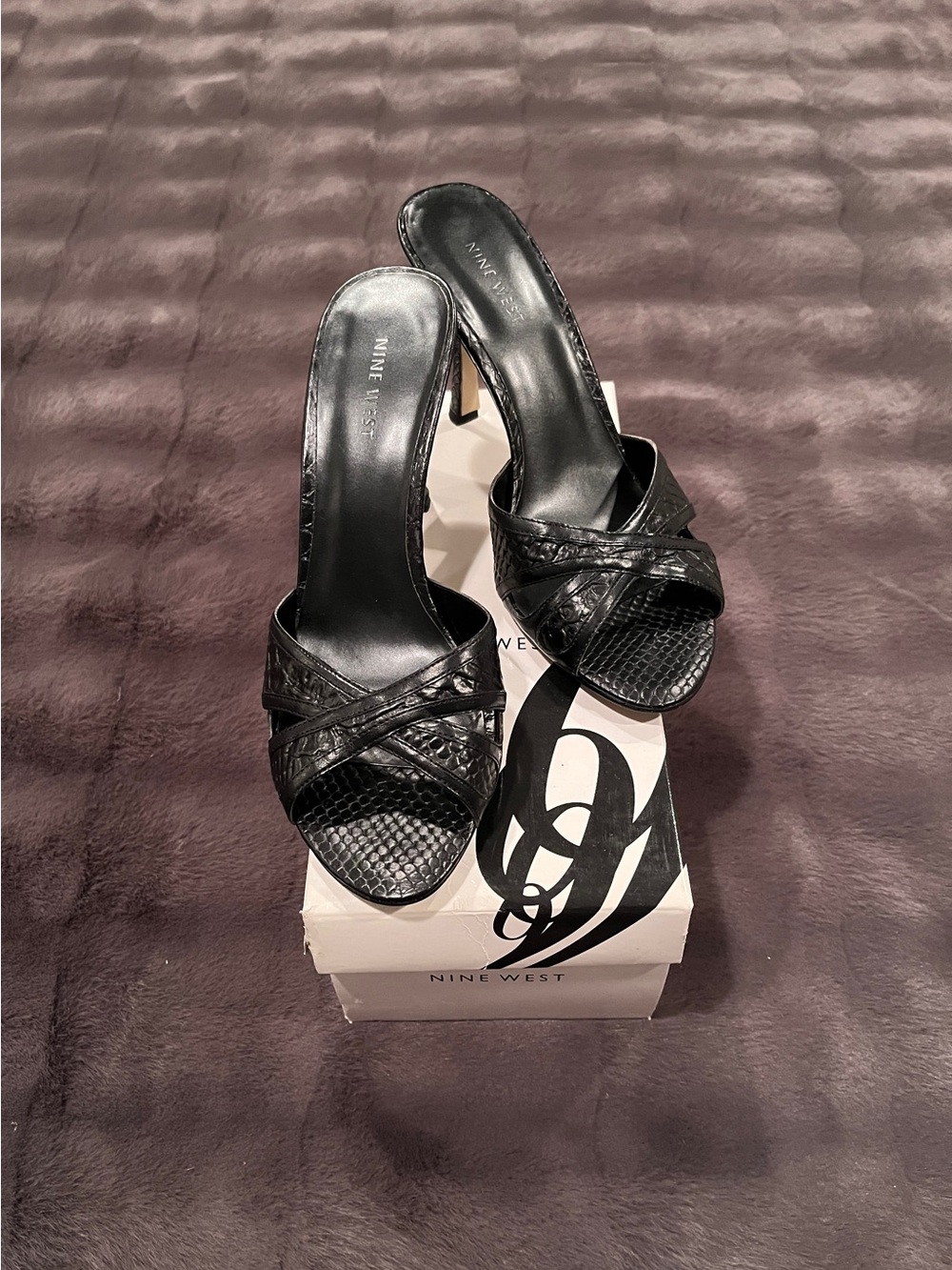 Nine West Black Leather Reptile Print Slip On Heels (Size: 8M)